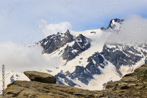paesaggio alpino al colle del Nivolet, nel parco nazionale del Gran Paradiso