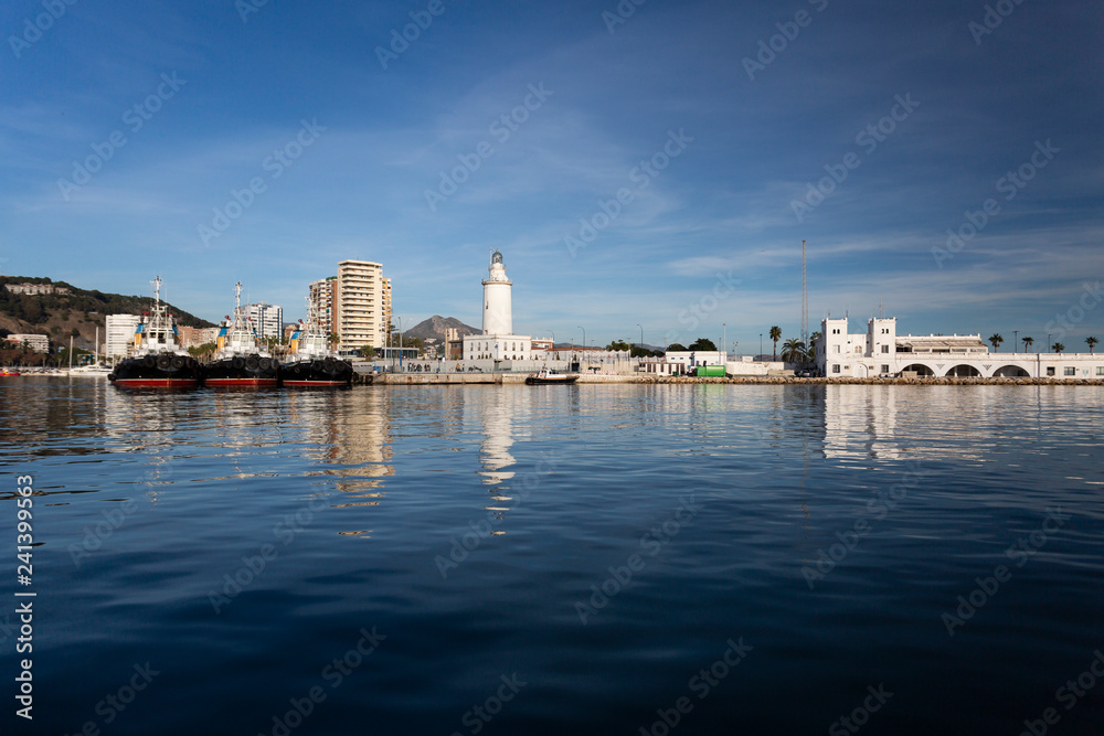 Fototapeta premium Ciudad de Málaga desde el puerto