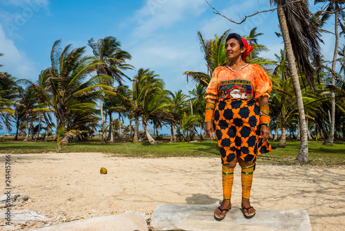 Panama, San Blas Islands, Achutupo, Traditional dressed Kuna Yala woman