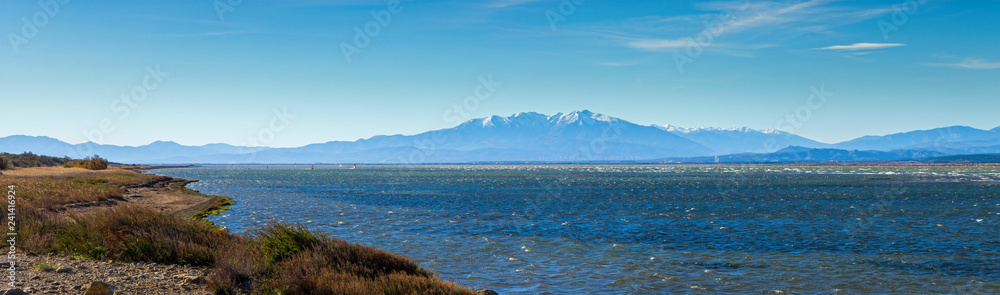 Φωτογραφία Mont Canigou,Occitanie depuis Leucate.