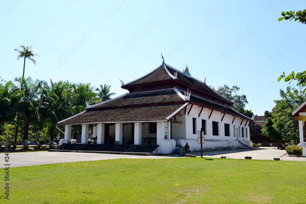 Obraz premium Traditional Buddhist architecture of Laos