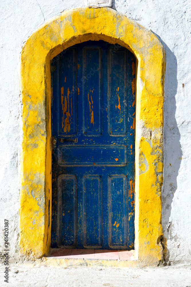 Fototapeta premium old and colorated doors in the village of Essaouira ,in Morocco