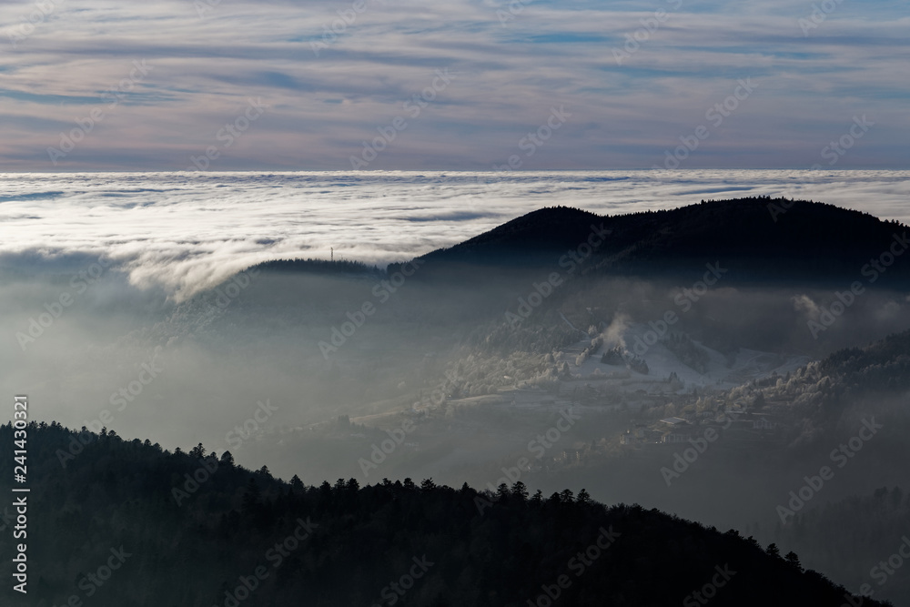 Brouillard dans les vallées des Vosges