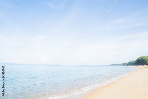 Fototapeta Naklejka Na Ścianę i Meble -  Background sky and sea ,Bright in Phuket Thailand
