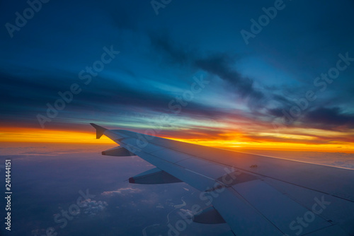 Tragfläche Flügel Flugzeug Flieger Sonnenuntergang