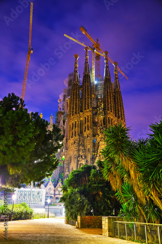 Obraz na płótnie Sagrada Familia basilica at sunrise w salonie