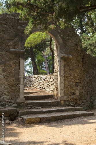 Fototapeta Naklejka Na Ścianę i Meble -  Stone gate entry