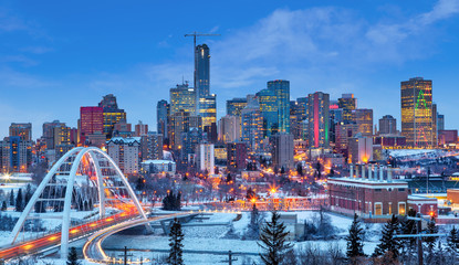 Fototapete Kanada Edmonton Downtown Skyline kurz nach Sonnenuntergang im Winter  © ronniechua