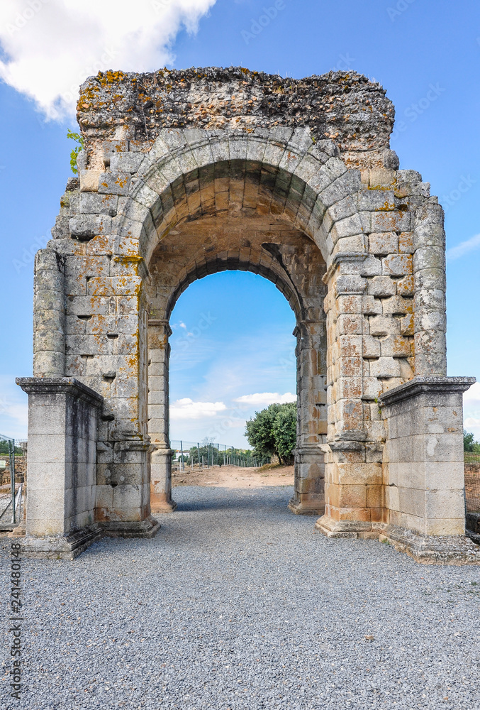 Arco romano de Cáparra, Cáceres. Arcos de triunfo en España.