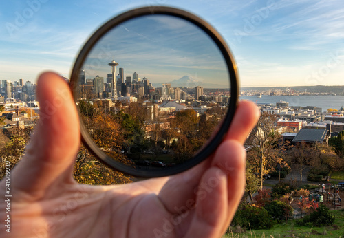 Slika na platnu Polarizing Filter Over the Seattle Skyline Concent