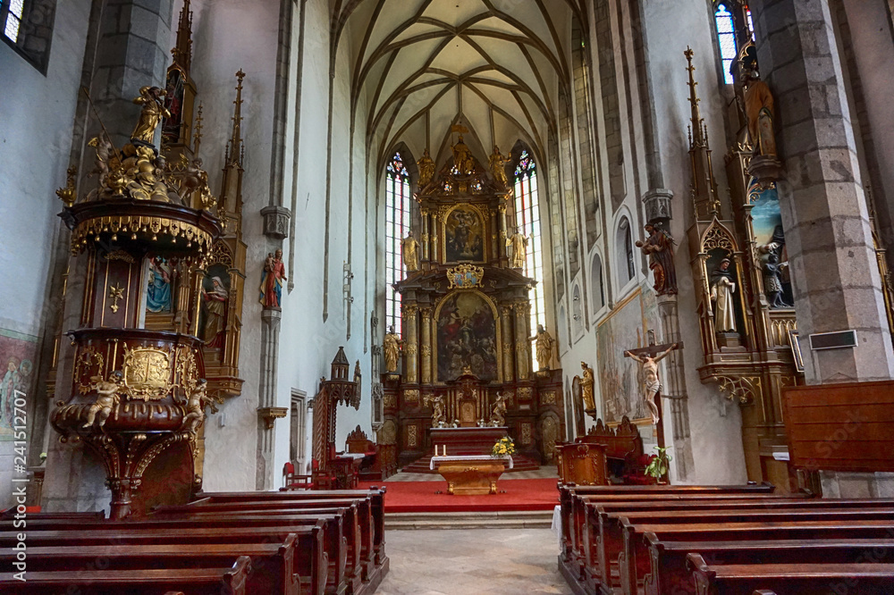 cesky krumlov church interior