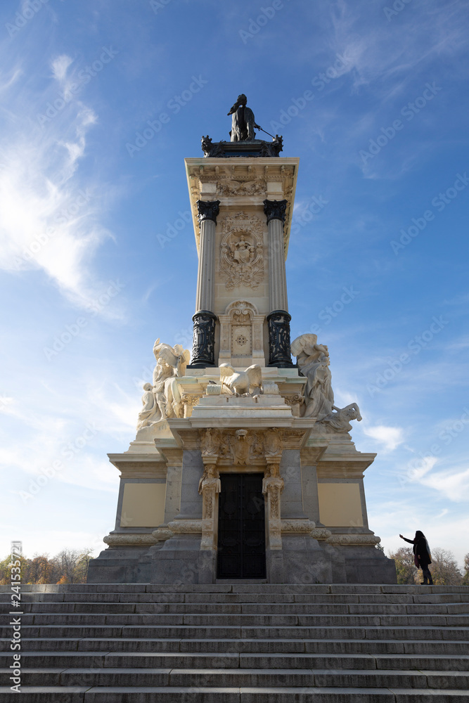 Detalle monumento a Alfonso XII Parque del Retiro