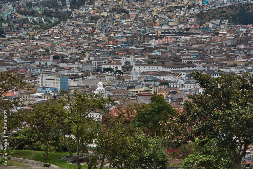 the historic centre of Quito from the Ichimbia