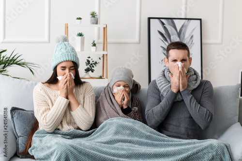 Murais de parede Family ill with flu at home