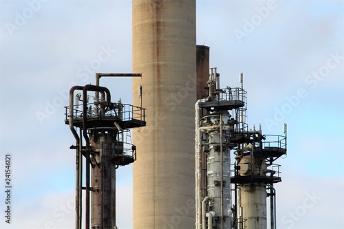Foto RAFFINERIE - CHEMINEES ET TORCHERE