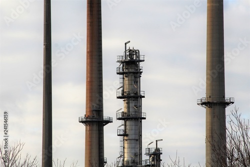 Foto RAFFINERIE - CHEMINEES ET TORCHERE