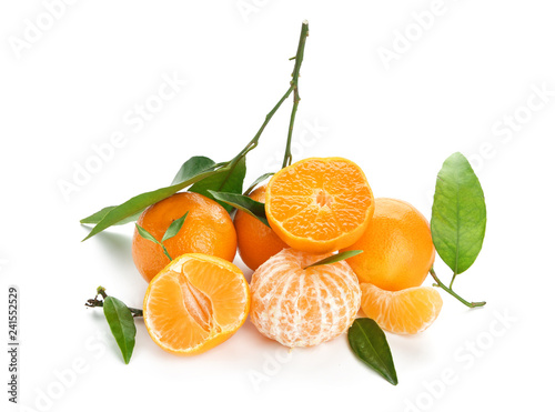 Fototapeta Naklejka Na Ścianę i Meble -  Tasty juicy tangerines on white background