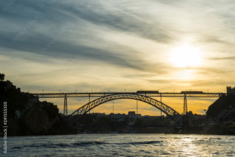 Naklejka premium ポルト（ポルトガル）の夕景