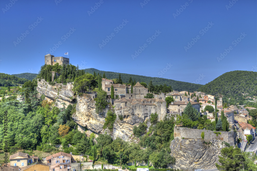 Obraz premium Vaison-la-Romaine : haute ville - cité médiévale