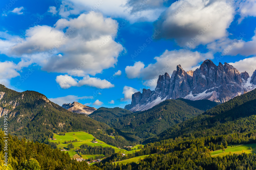 Naklejka premium Malowniczy Południowy Tyrol