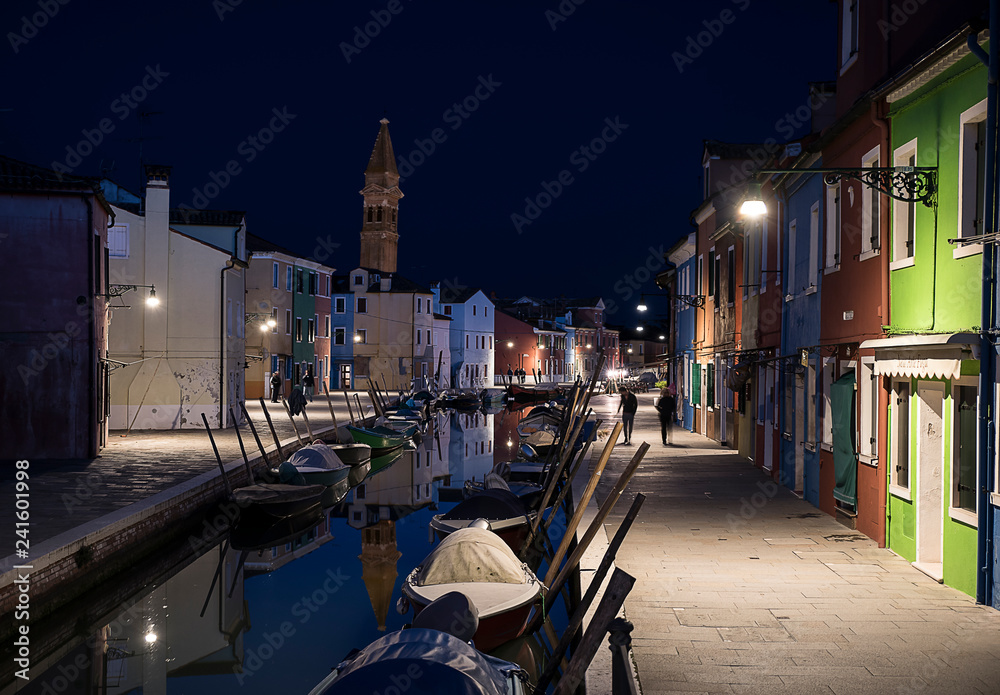 Nocturne of the island of Burano: evocative recovery in the middle of the night