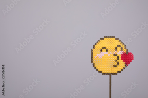 kissing emoticon