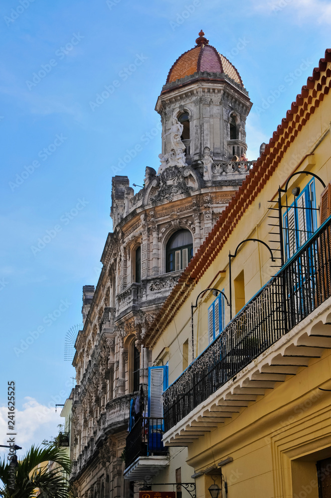 Fototapeta premium Stadtansicht, Straßenszene, Havanna, Kuba