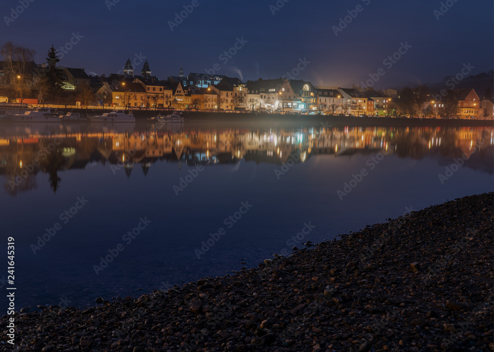 Fototapeta premium Luxemburg Deutschland Mosel bei Nacht