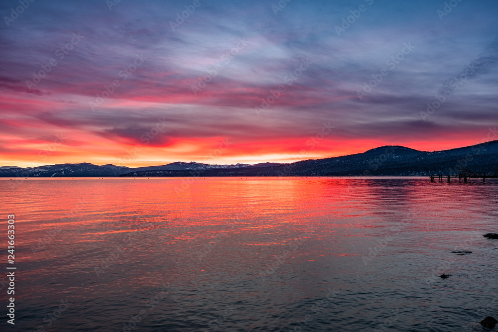 Fototapeta premium Beautiful sunset views of Lake Tahoe, California