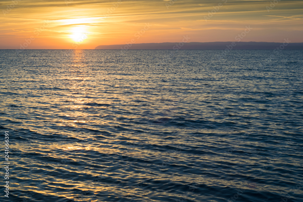 Fototapeta premium Sonnenaufgang an der Ostsee auf Insel Rügen - Blick nach Jasmund