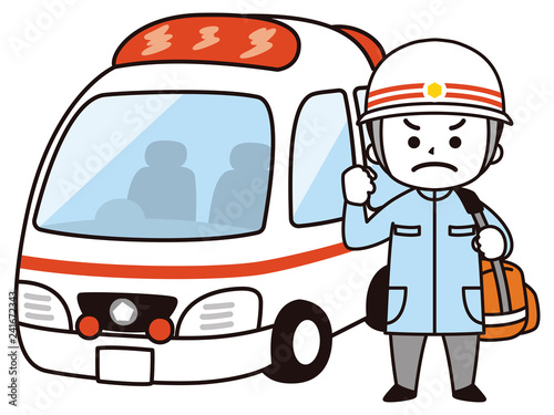 男性救急隊員と救急車
