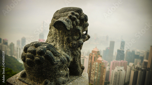 hong kong lion statue
