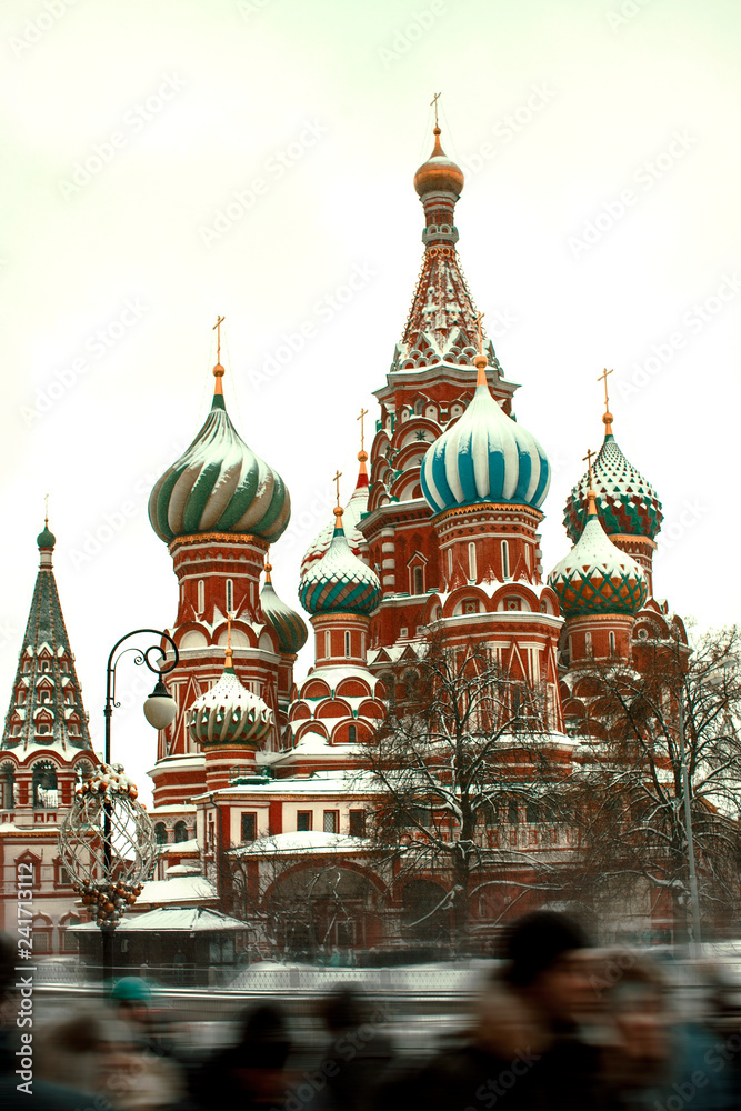 Obraz premium st basils cathedral on red square in moscow