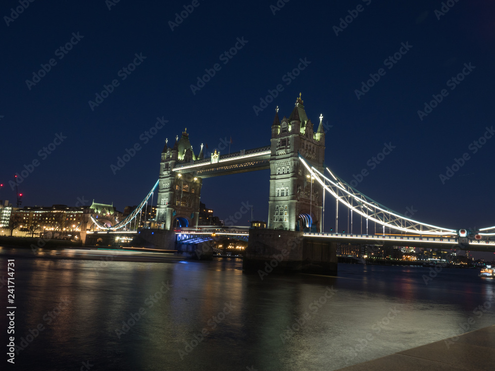 Obraz premium OLYMPUS DIGITAL CAMERA