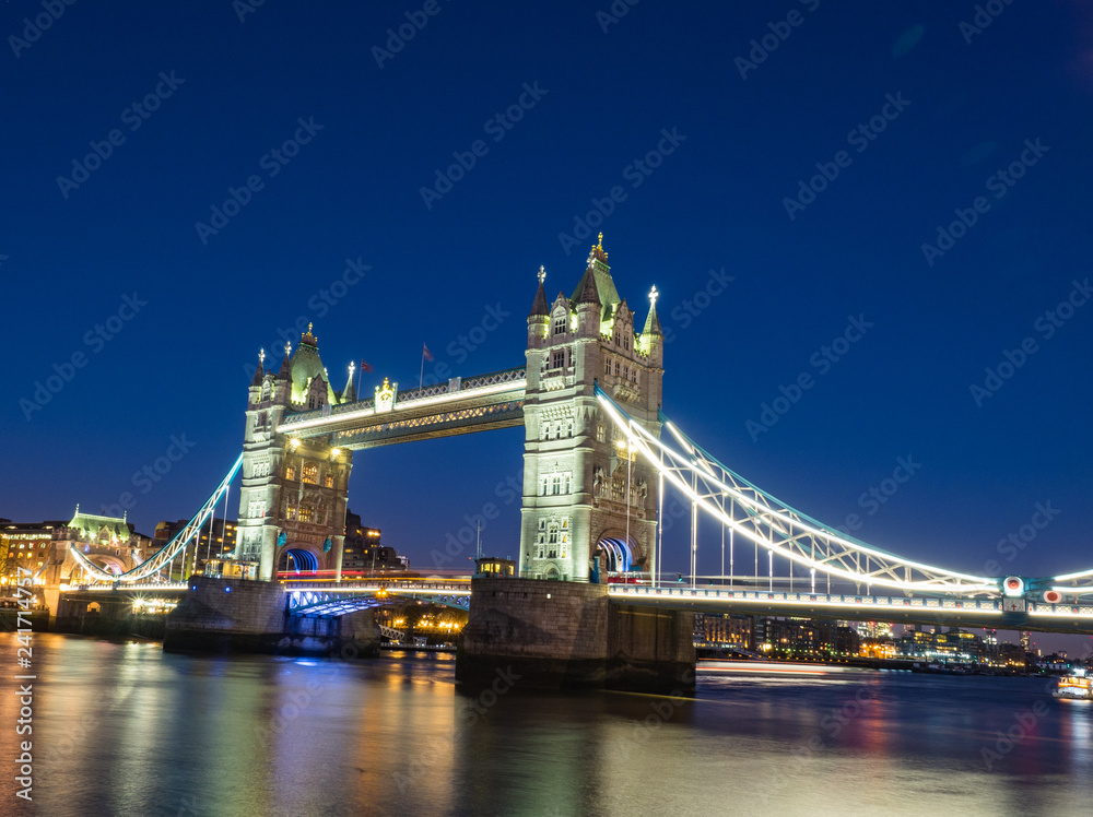 Obraz premium OLYMPUS DIGITAL CAMERA