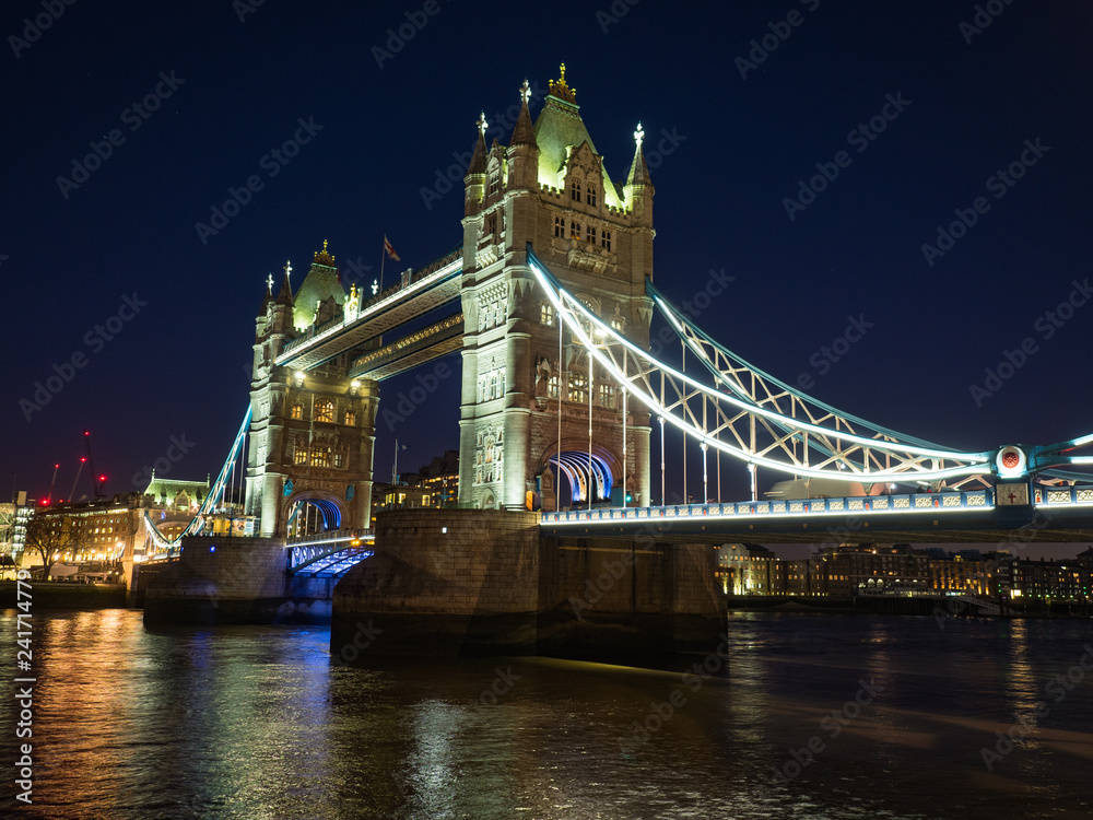 Obraz premium OLYMPUS DIGITAL CAMERA