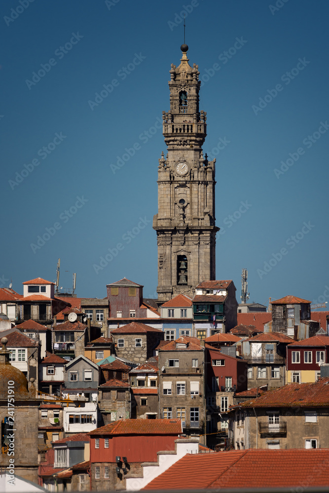 Overview of Porto's cityscape, with the city hall on top