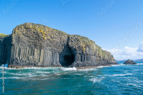Obraz na płótnie Fingal's Cave and the Isle of Staffa, Scotland