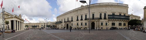 St. George Platz mit Grossmeisterpalast und Nationalbibliothek