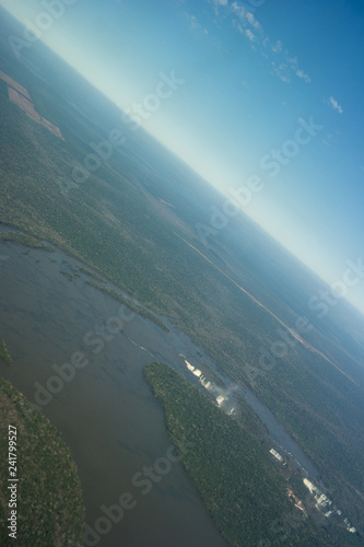 aerial view of land and river © Leonardo Araújo
