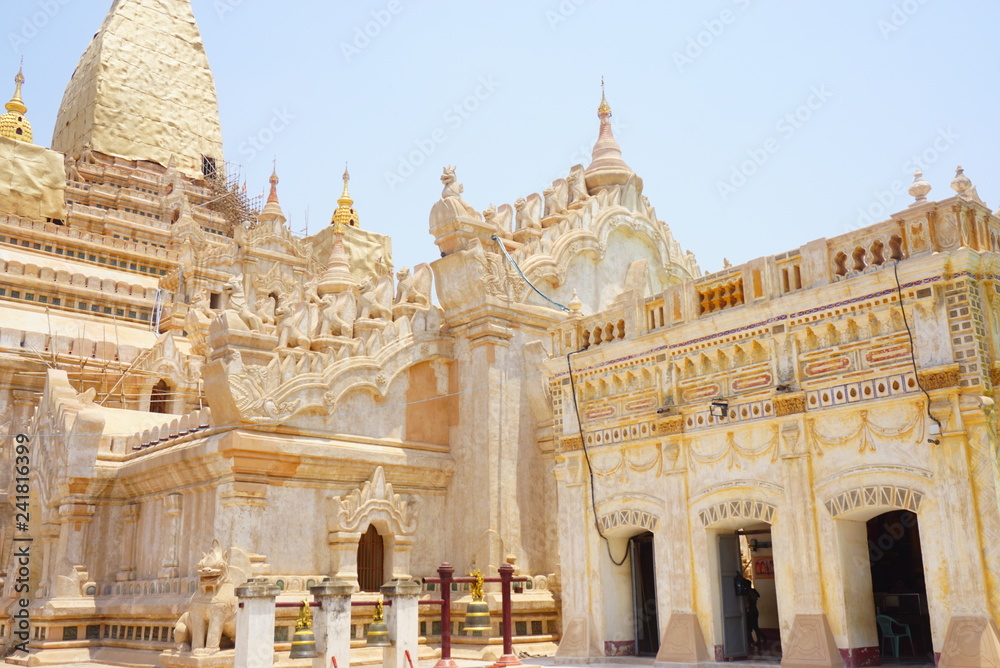 Obraz premium ホワイトテンプル