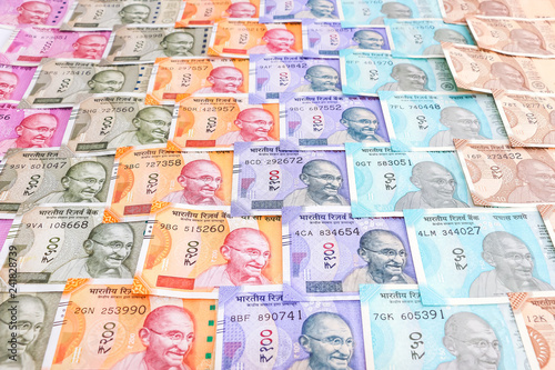 Φωτογραφία Close up view of brand new indian 10, 50, 100, 200, 500 and 2000 rupees banknotes