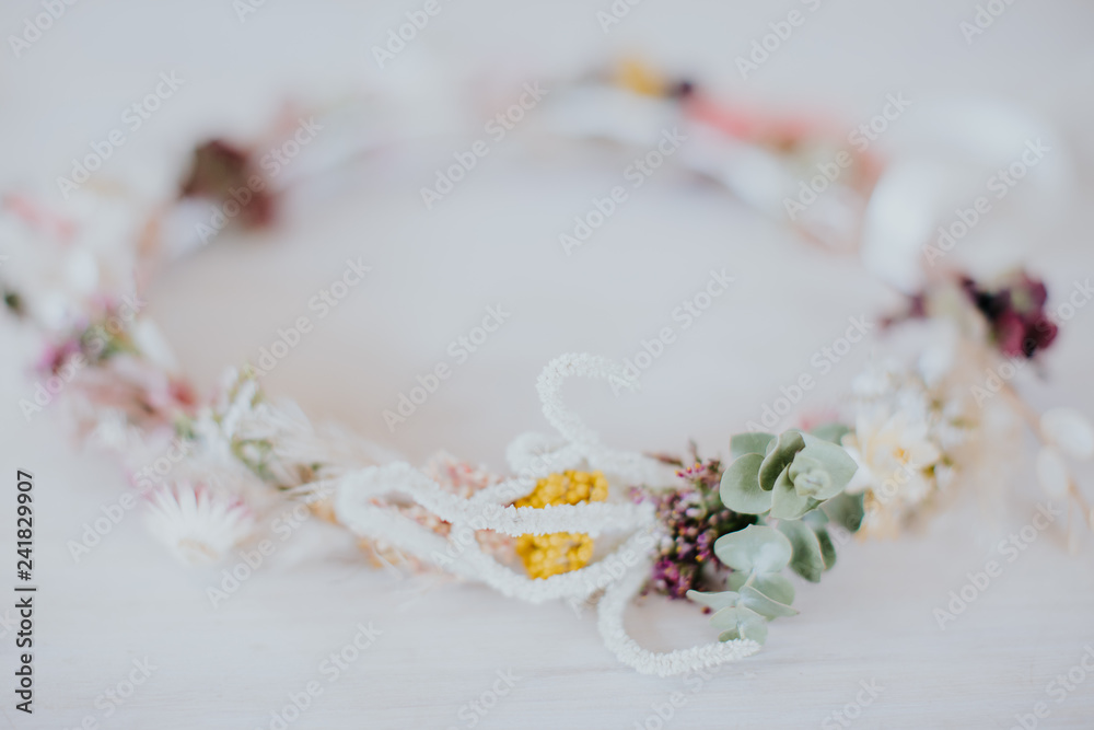 Couronne de fleurs séchées Couronne de fleurs séchées