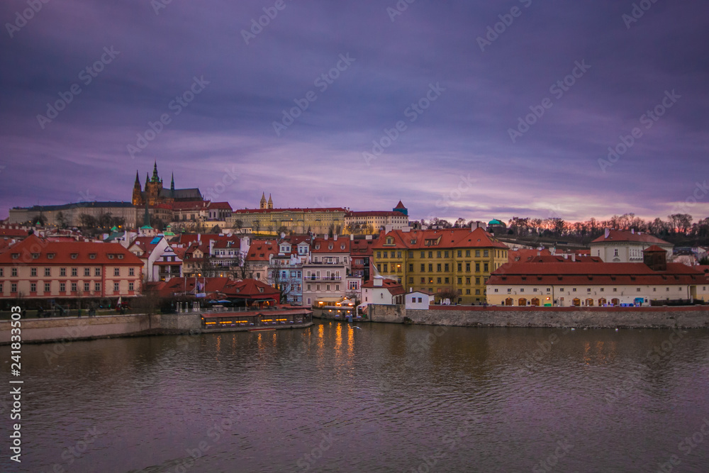 Castello di Praga al tramonto in Boemia