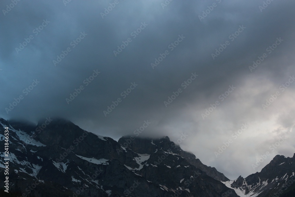 Obraz premium clouds in mountains
