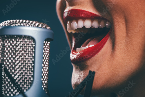 Canvas Print Singing Woman's Mouth