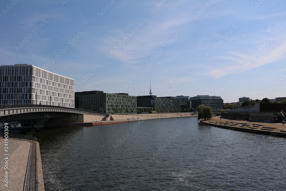 Naklejka premium Hugo-Preuss bridge over the river Spree in Berlin, Germany