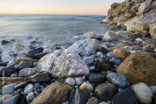 Steine Strand Küste am Meer  © Andy