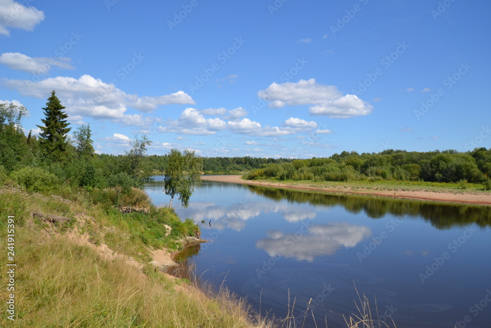Берег реки Колвы в августе