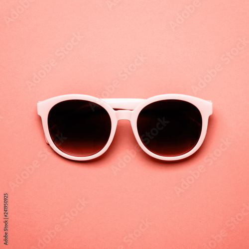 Stylish Women's sunglasses in white rim for UV protection